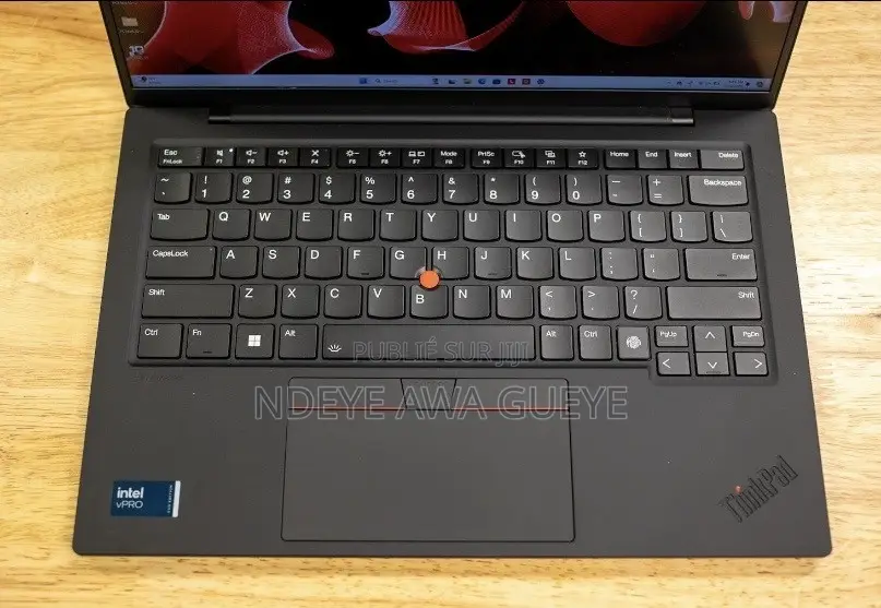 Nouveau Lenovo ThinkPad X1 Carbon 32GB Intel Core Ultra 7 SSD 1T