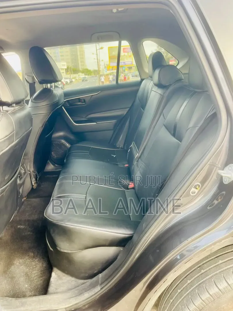 Toyota RAV4 2021 Gris
