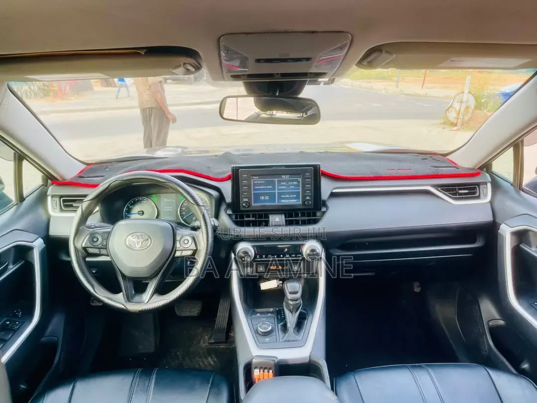 Toyota RAV4 2021 Gris