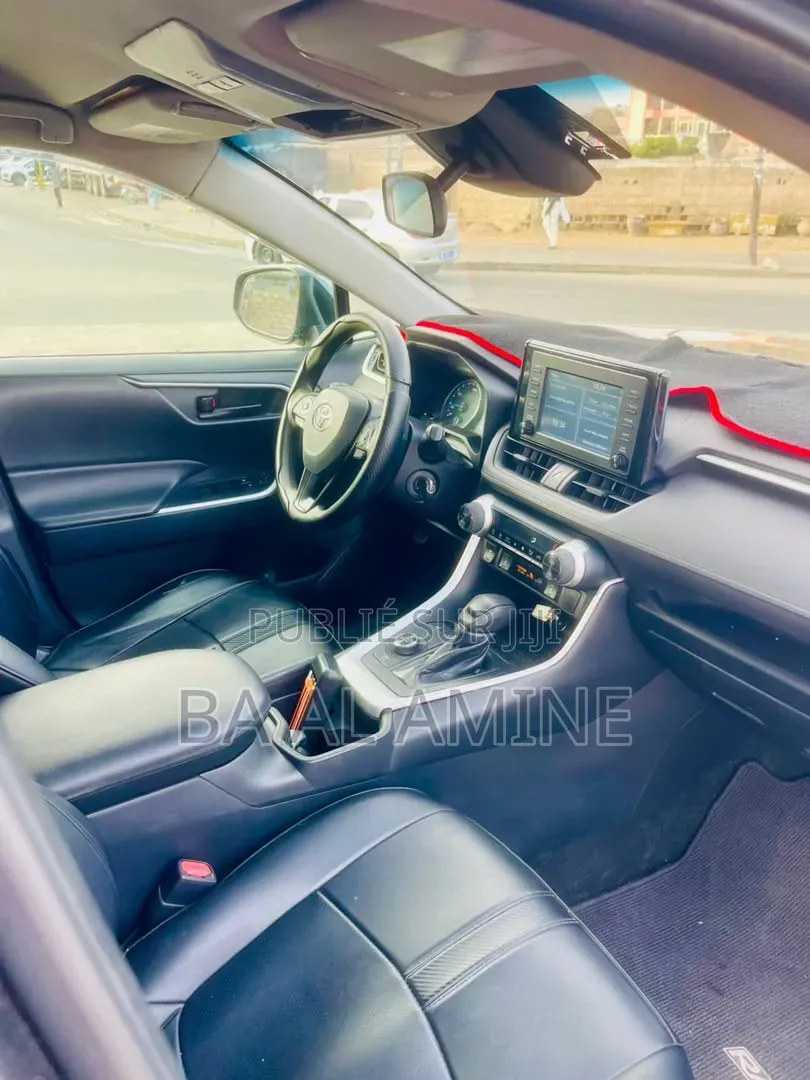 Toyota RAV4 2021 Gris