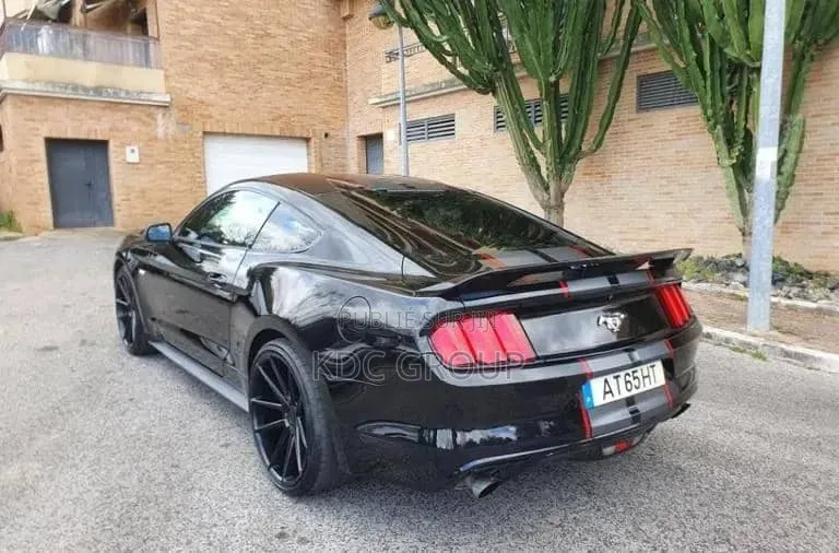 Ford Mustang 2016 Noir