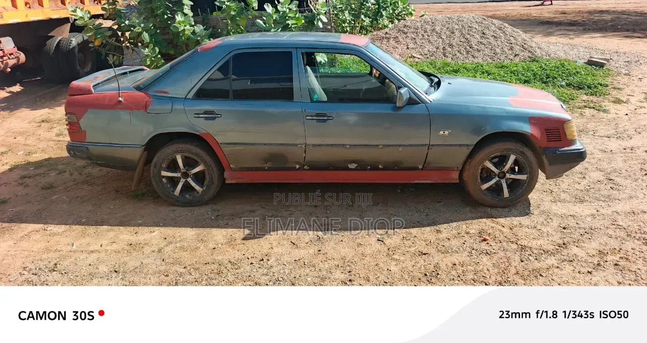 Mercedes-Benz 200 D Automatic 1993 Bleu