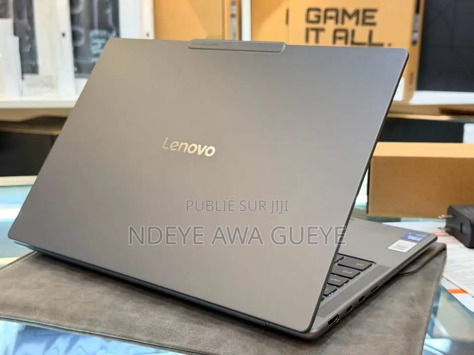 Nouveau Ordinateur portable Lenovo Yoga 7i 32GB Intel Core i7 SSD 1T