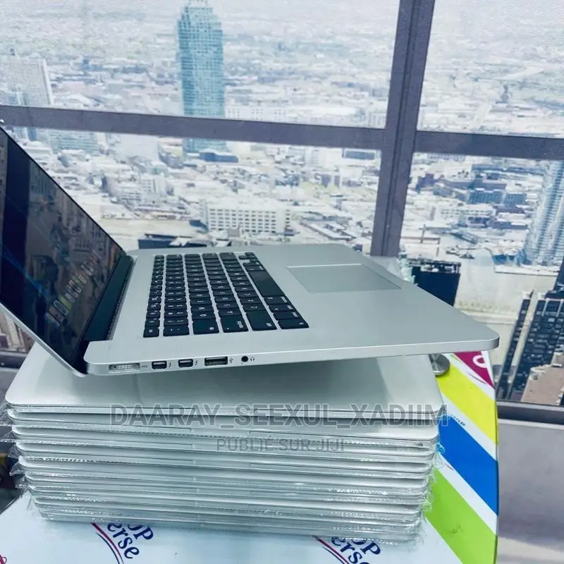 New Ordinateur Portable Apple MacBook Pro 2017 8GB Intel SSD 256GB