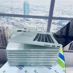 New Ordinateur Portable Apple MacBook Pro 2017 8GB Intel SSD 256GB