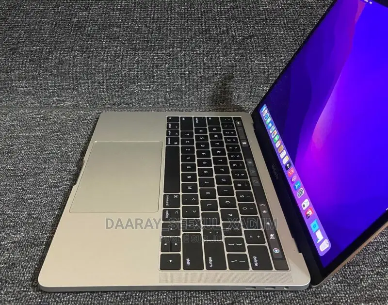 New Apple MacBook Pro 2017 16GB Intel Core I5 SSD 256GB