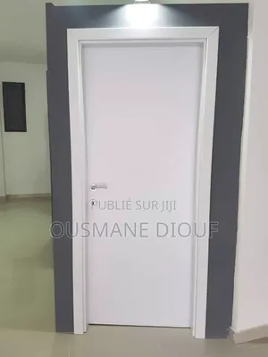 Porte Avec Cadre