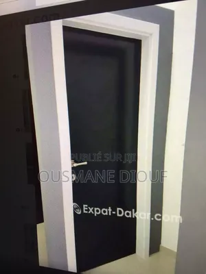 Porte Avec Cadre