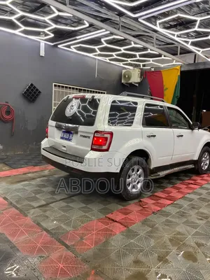 Mazda 1000 2012 Blanc