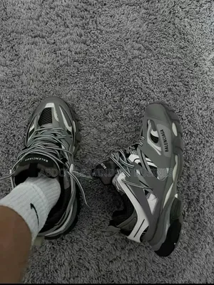 Balenciaga Original Qualité Disponible