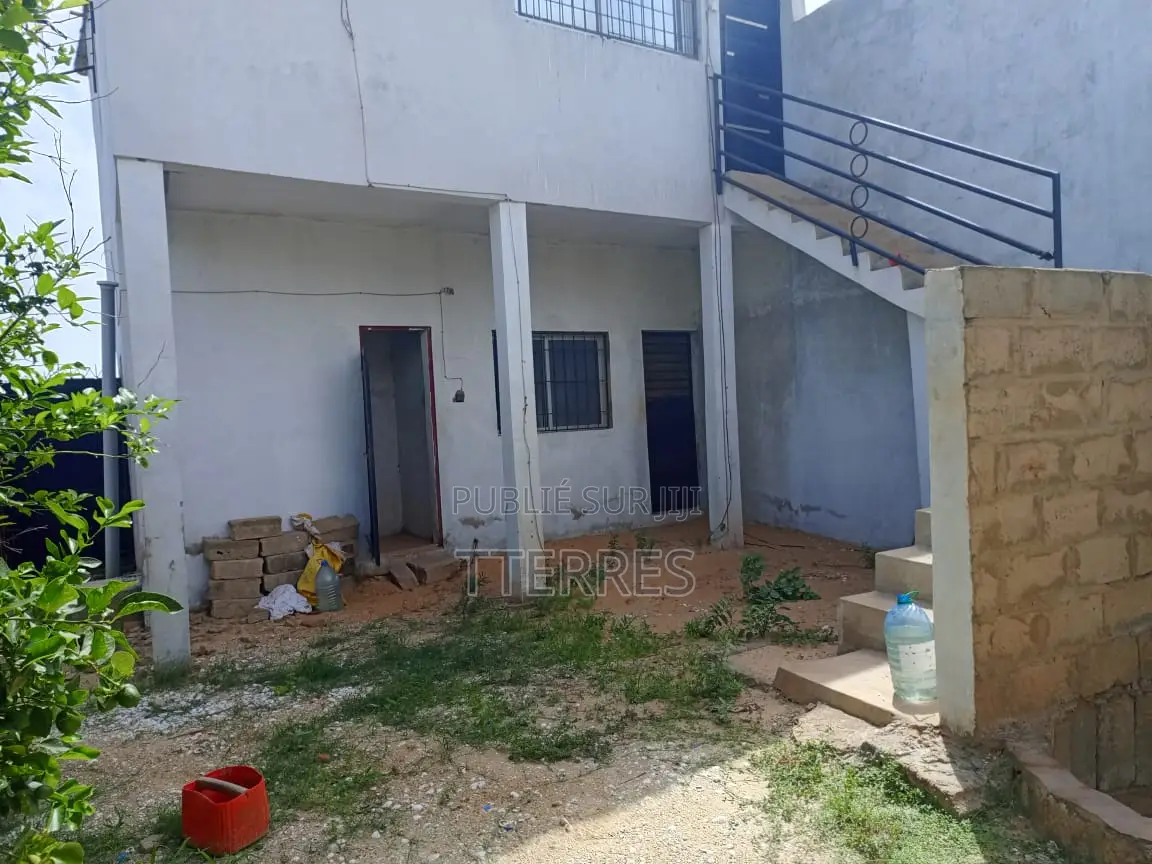 Petite Ferme De 300 M2 À Déni Biram Ndao - Bambilor