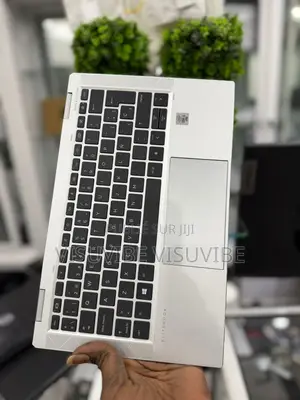 Nouveau HP EliteBook x360 1040 G7 16GB Intel Core i5 SSD 256GB