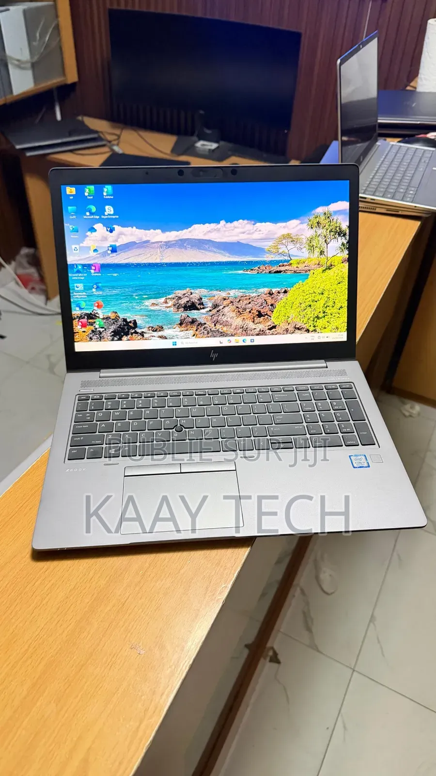 Ordinateur portable HP ZBook 15u G5 16GB Intel Core i7 SSD 256GB