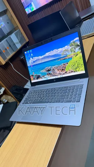 Ordinateur portable HP ZBook 15u G5 16GB Intel Core i7 SSD 256GB