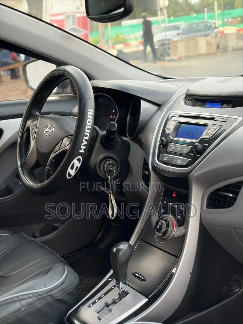 Hyundai Elantra SE 4dr Sedan (1.8L 4cyl 6A) 2014 Blanc