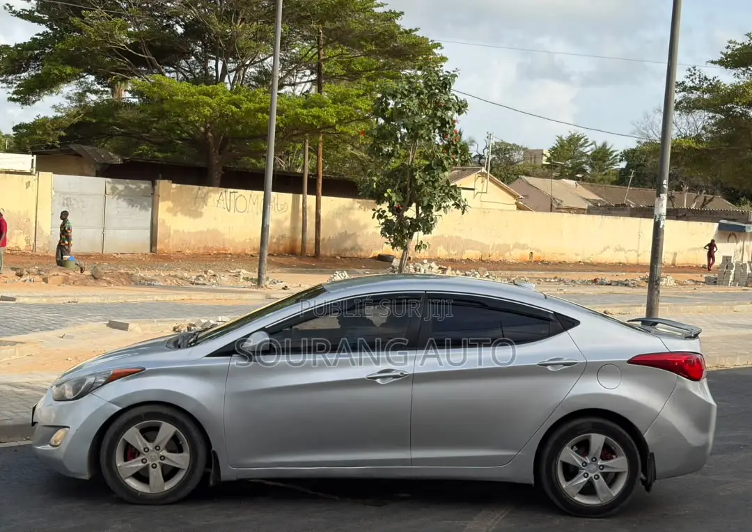 Hyundai Elantra SE 4dr Sedan (1.8L 4cyl 6A) 2014 Blanc