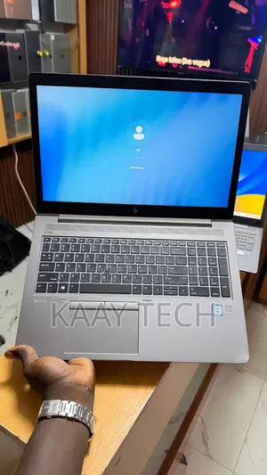 Nouveau HP ZBook 15u G5 16GB Intel Core i7 SSD 256GB